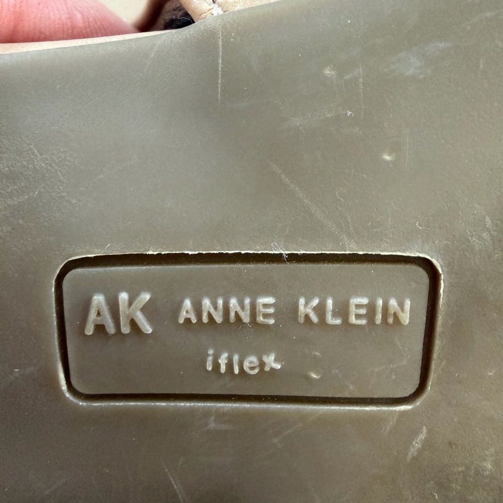Anne Klein Beige Pearl-Trim Slingback Flats, Size 9 NWOB - Picture 4 of 7